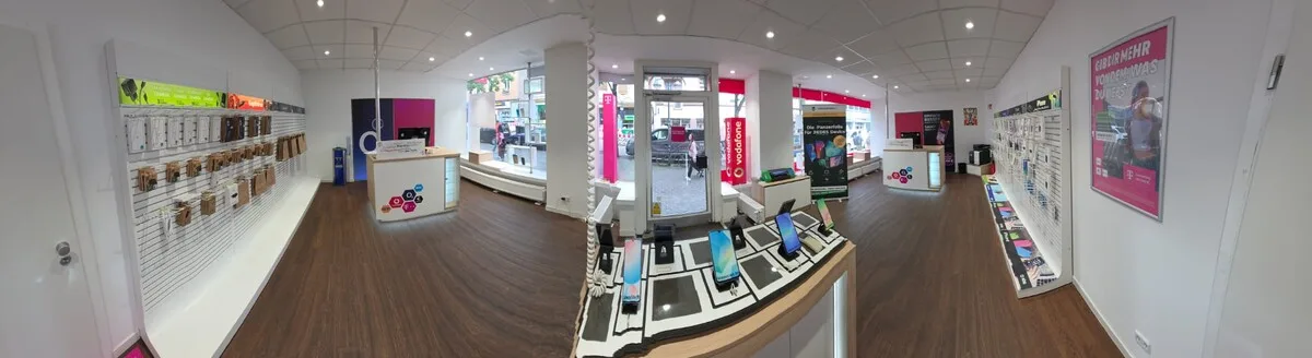 Mobilfunkshop Frankfurt Innenansicht — SafeToNet Family Store